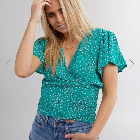 Billabong Wild Gaze Wrap Top. Small. Perfect Condition. Worn once. - Picture 2 of 6